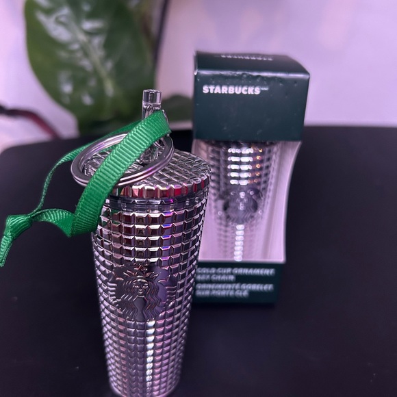 New Starbucks 2023 Silver Mirror Grid 24oz Tumbler w/ matching keychain/ornament - Picture 4 of 4